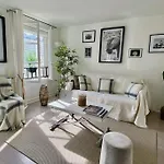 Charmant Appartement Parisien